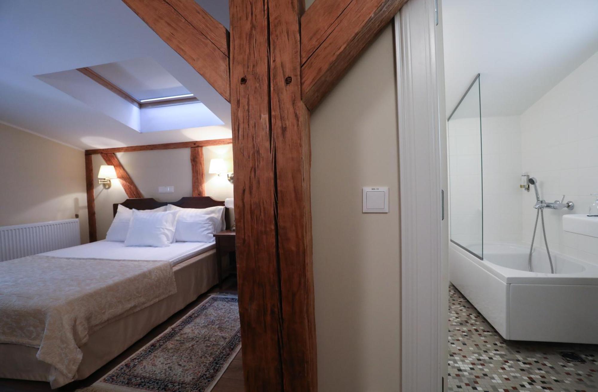 Saka Manor Ξενοδοχείο Εξωτερικό φωτογραφία